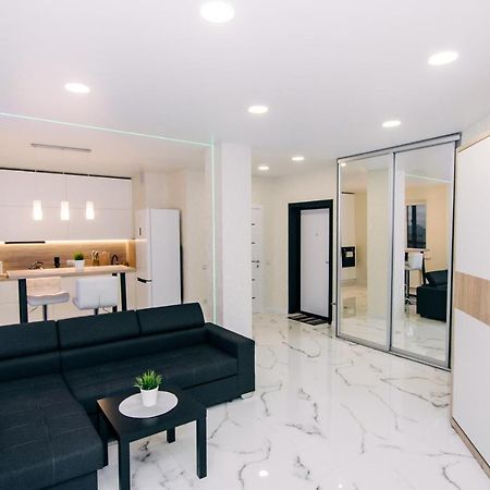 Bright Apartment 9Th Floor Lxt By กรอดโน ภายนอก รูปภาพ